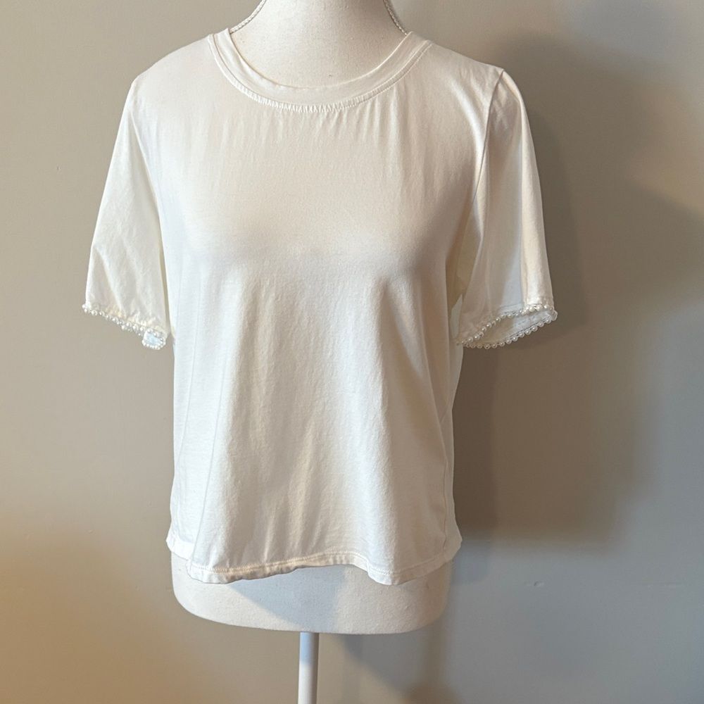 NWOT Joie 100% Cotton White Faux Pearl Trimmed Sleeve T shirt. Size Large
